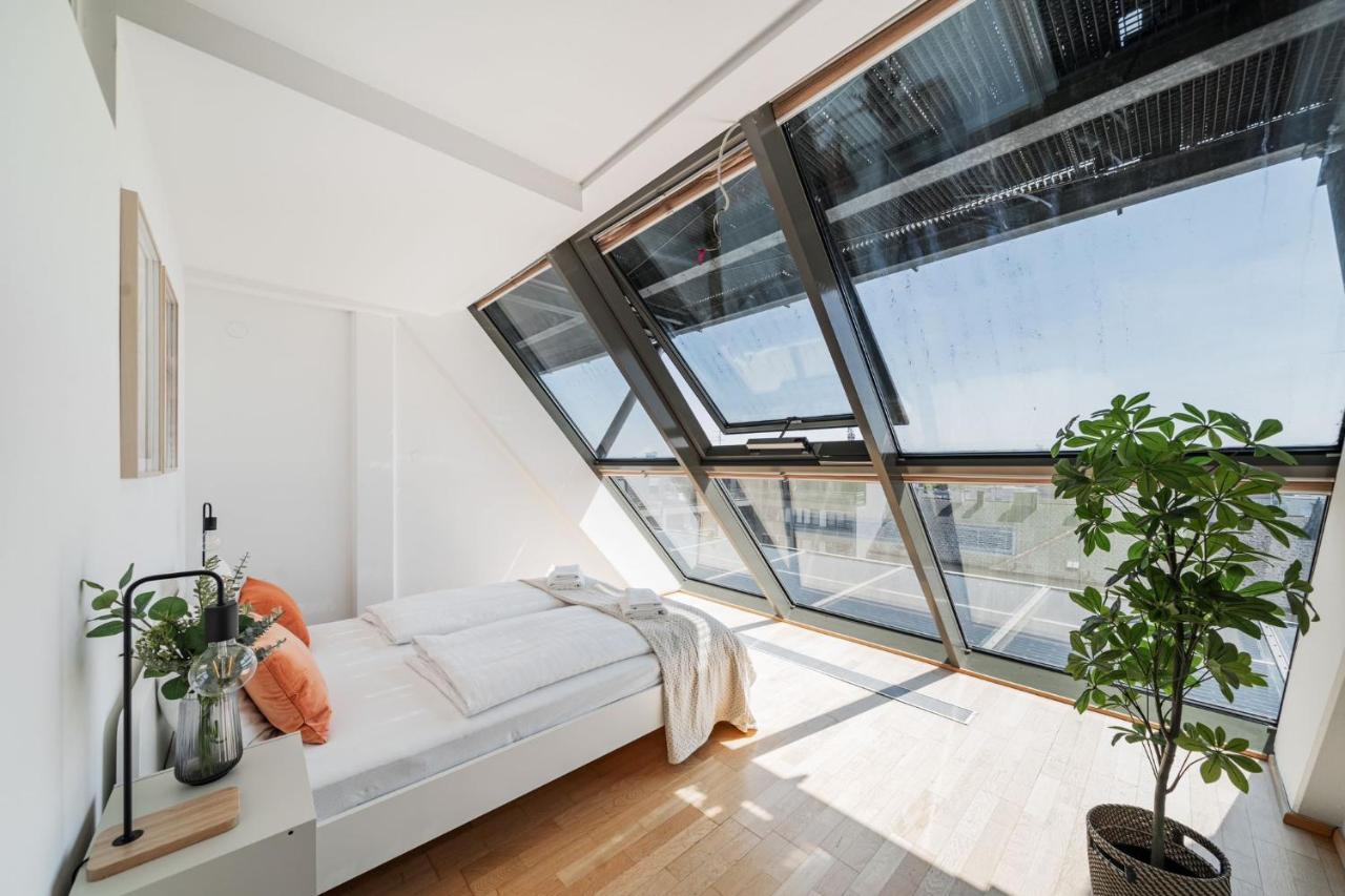 Apartments Next To Schoenbrunn - Free Parking !!! Vienna Esterno foto