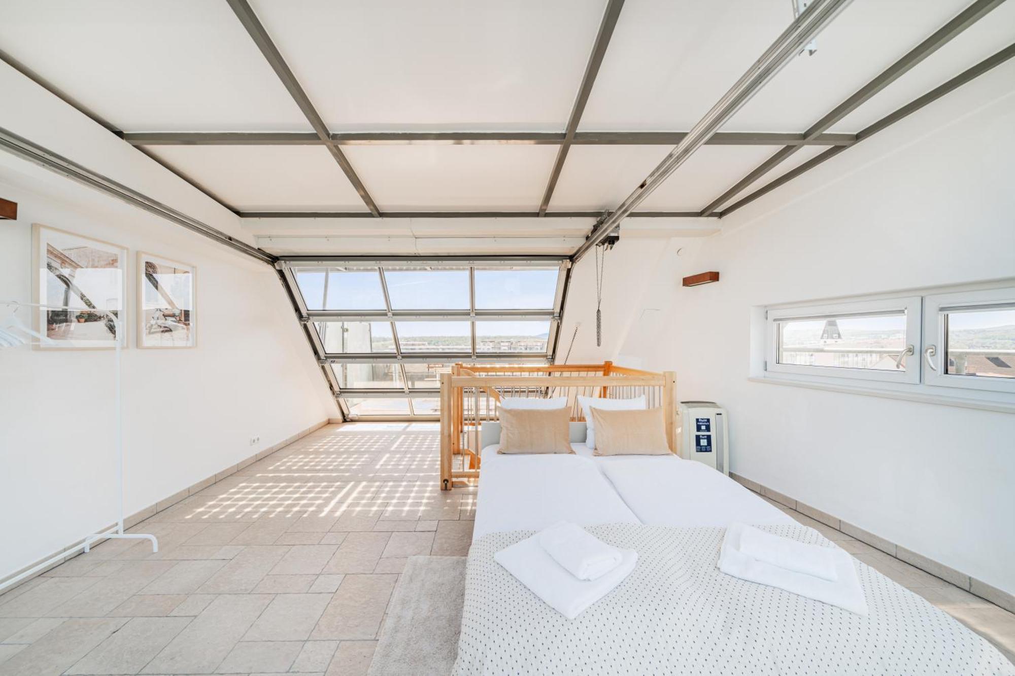 Apartments Next To Schoenbrunn - Free Parking !!! Vienna Esterno foto