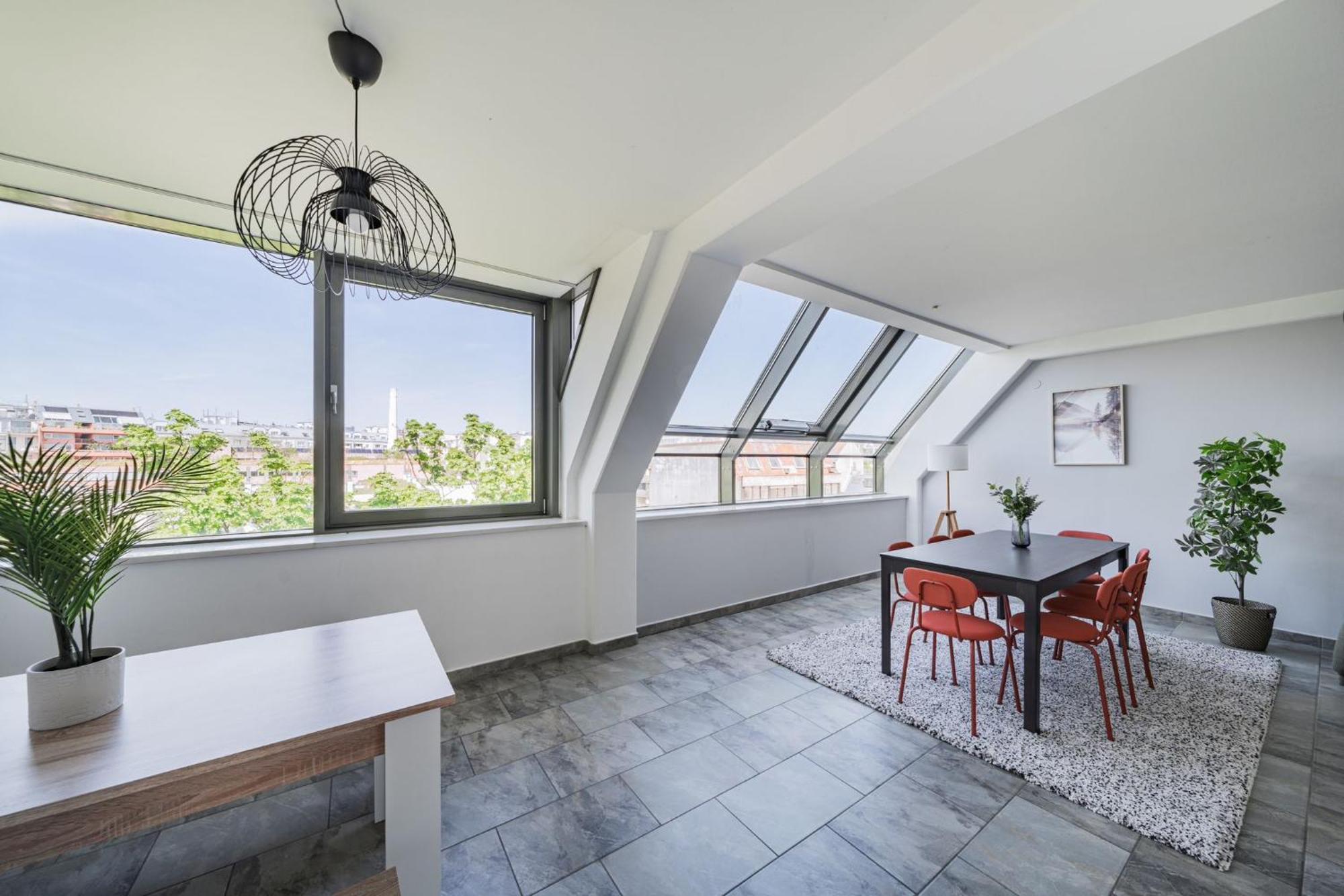 Apartments Next To Schoenbrunn - Free Parking !!! Vienna Esterno foto