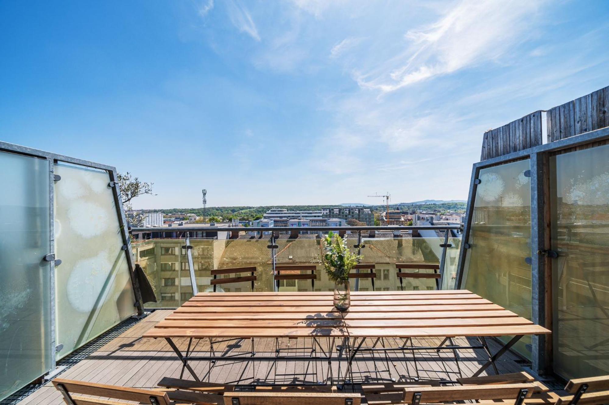 Apartments Next To Schoenbrunn - Free Parking !!! Vienna Esterno foto