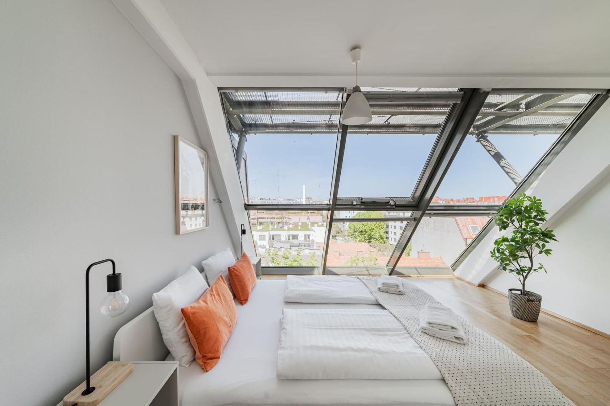 Apartments Next To Schoenbrunn - Free Parking !!! Vienna Esterno foto