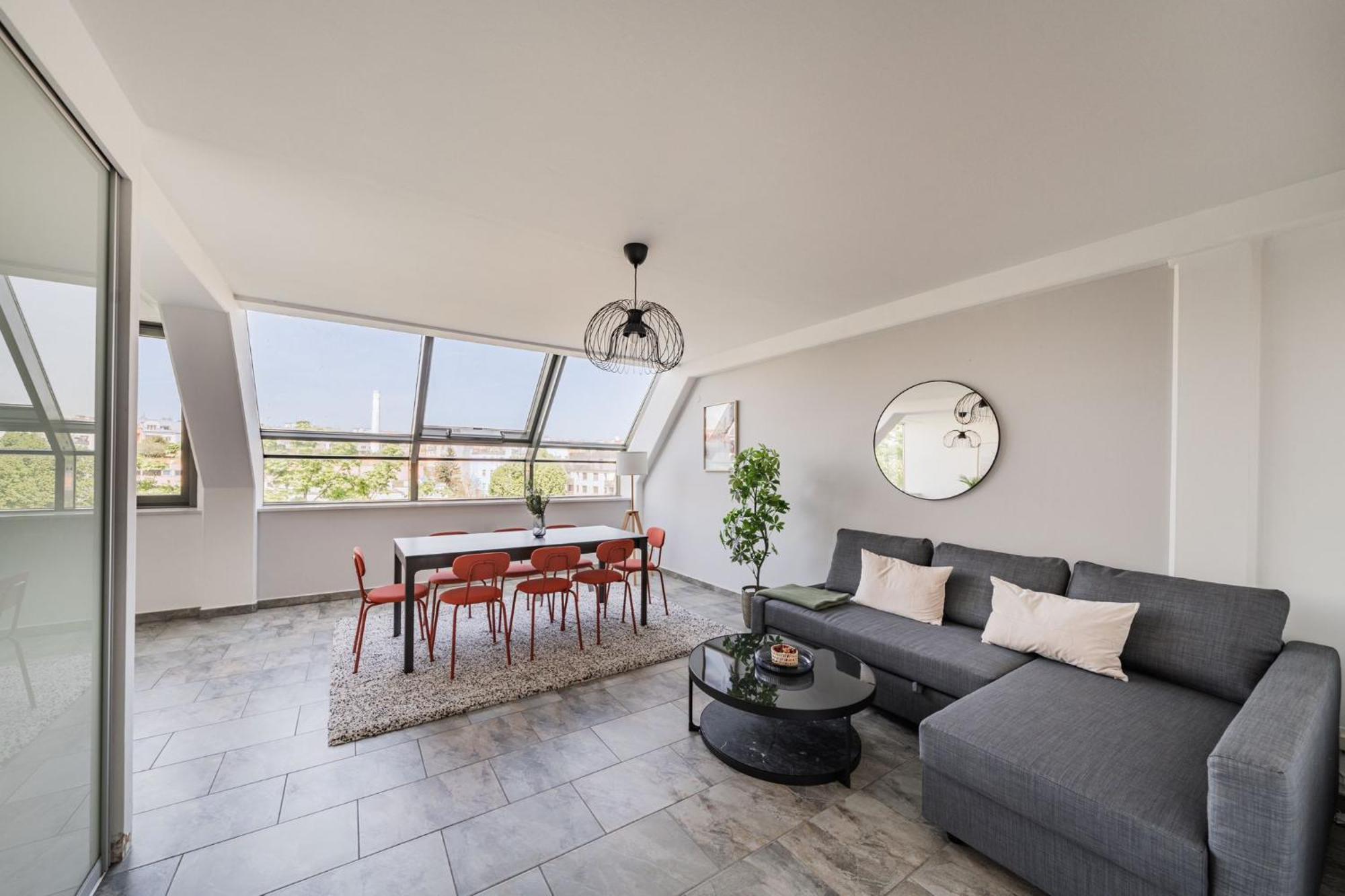 Apartments Next To Schoenbrunn - Free Parking !!! Vienna Esterno foto
